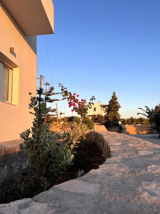 Theasis Apartments Adámasz Kültér fotó